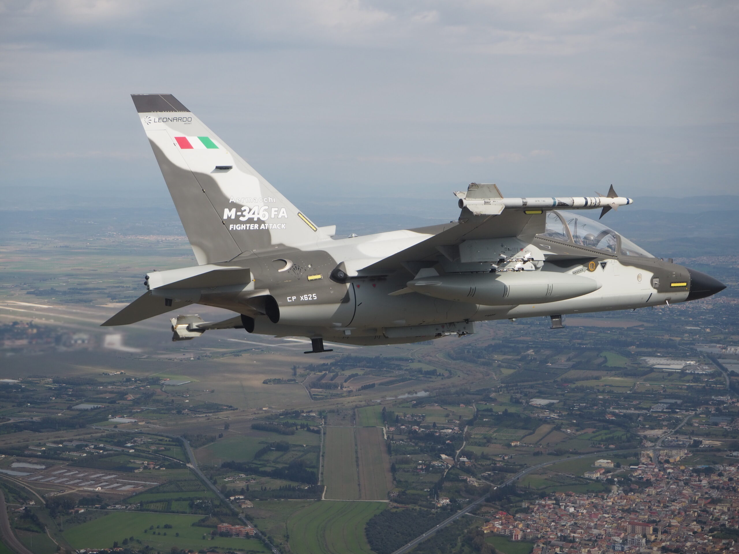 Nuevo Gun-Pod para el M-346FA; acuerdo entre Leonardo y Nexter - Con ...